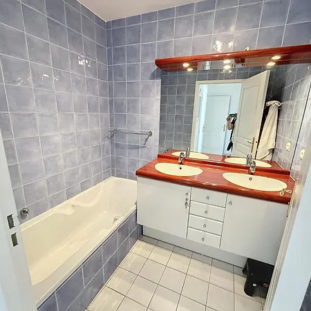 2 Bedroom With Pool 2 Bathrooms 339 *