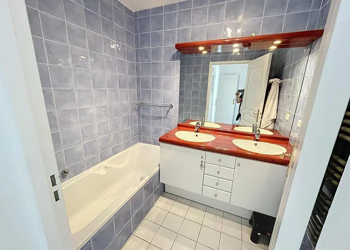 2 Bedroom With Pool 2 Bathrooms 339 *