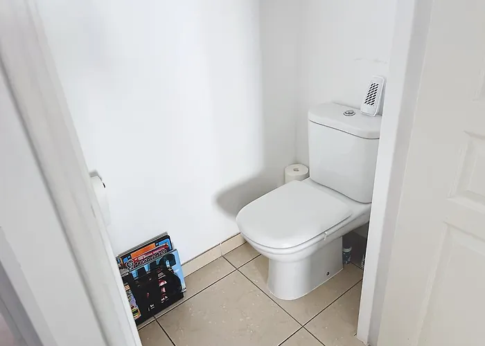 Apartment 2 Bedroom With Pool 2 Bathrooms 339 *