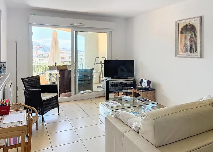 2 Bedroom With Pool 2 Bathrooms 339 Apartment
